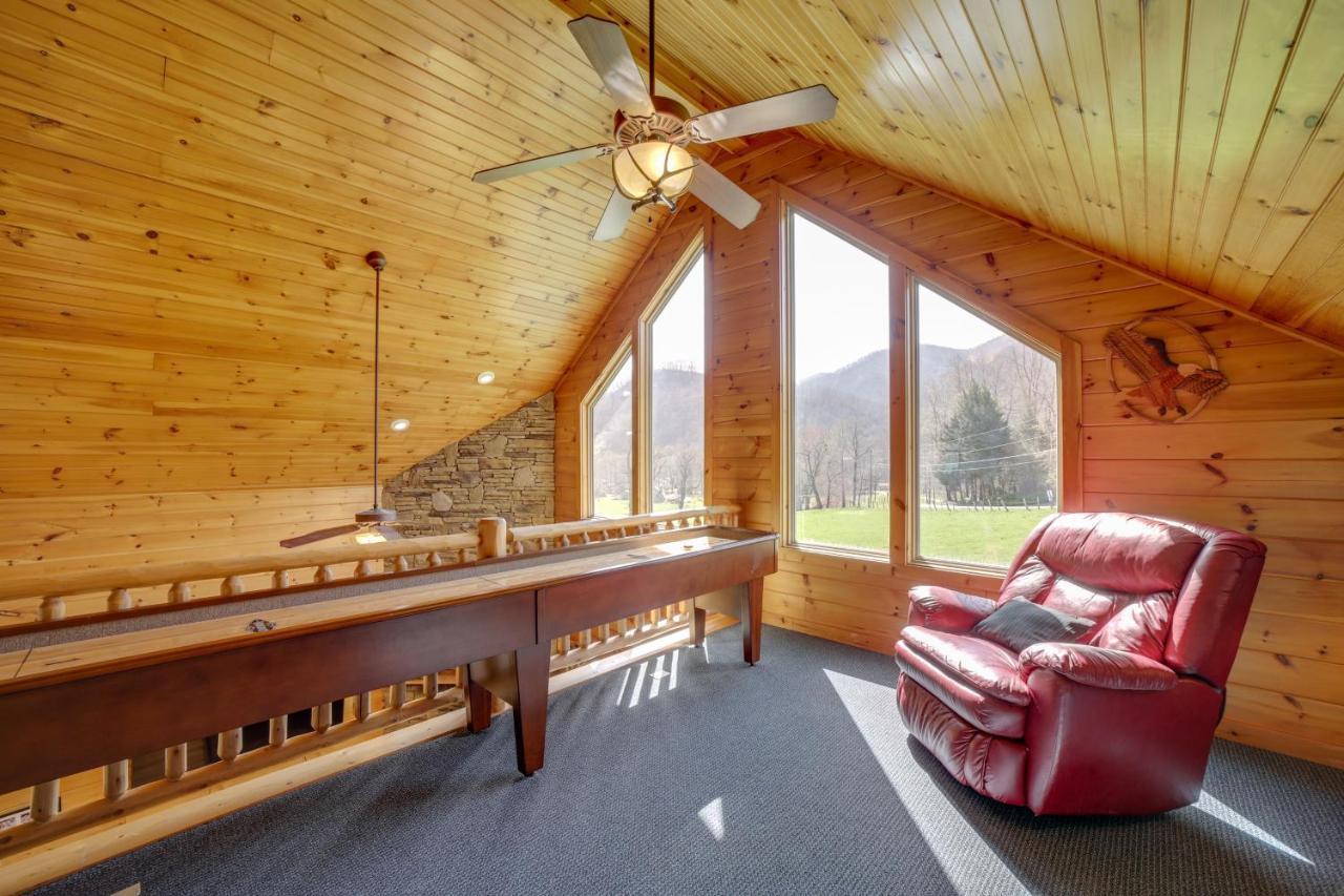 Maggie Valley Cabin With Private Hot Tub And Game Room Exterior photo