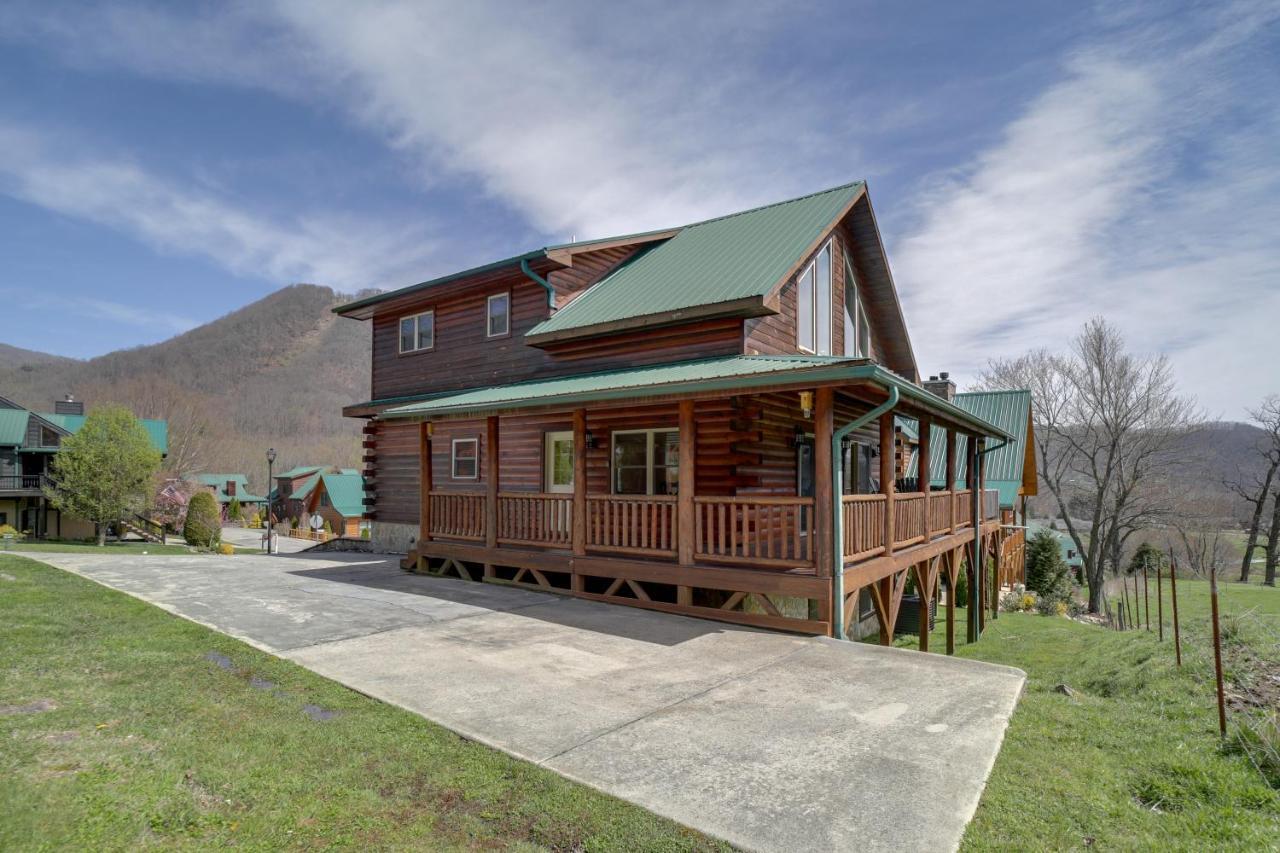 Maggie Valley Cabin With Private Hot Tub And Game Room Exterior photo