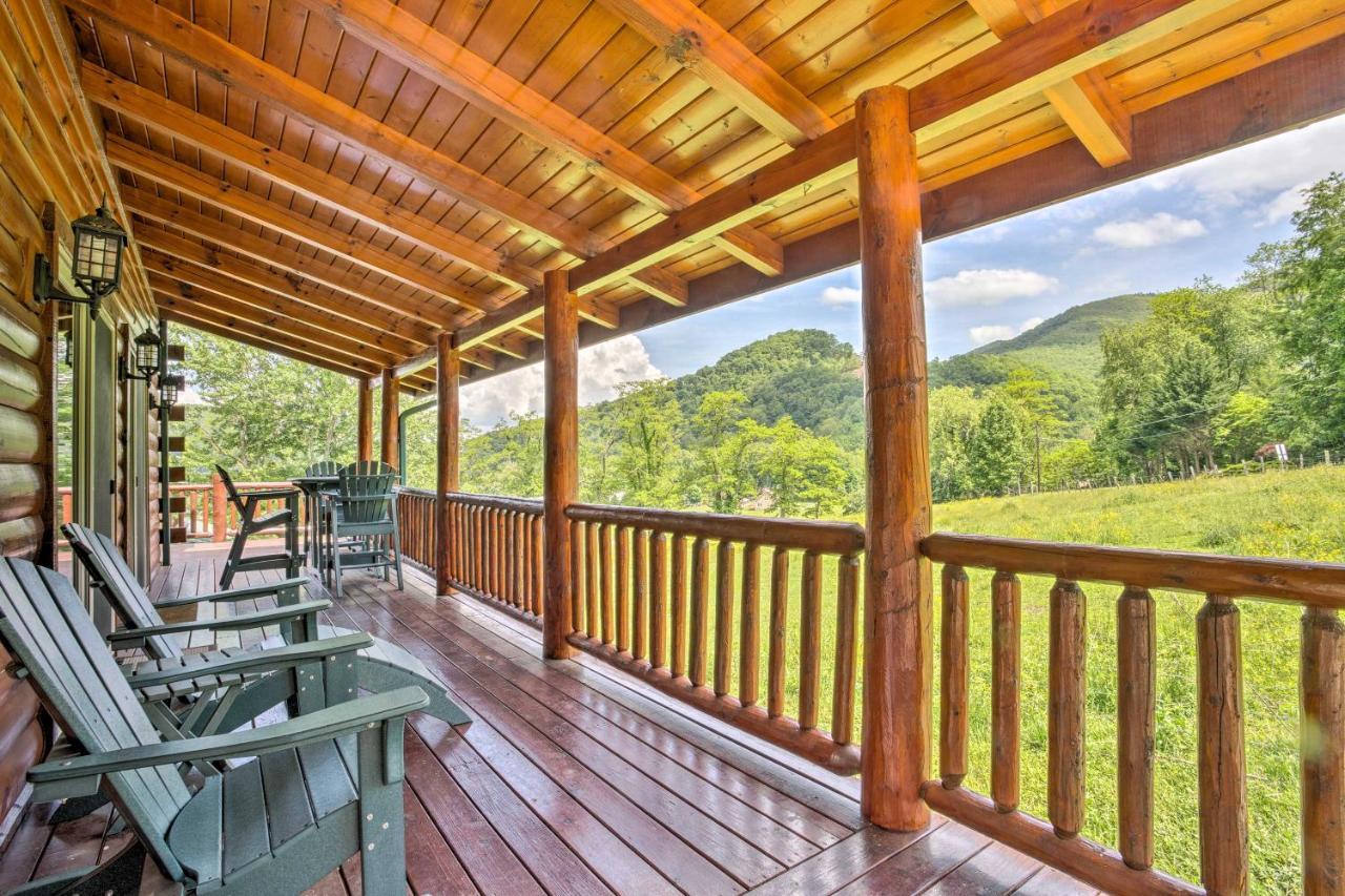 Maggie Valley Cabin With Private Hot Tub And Game Room Exterior photo